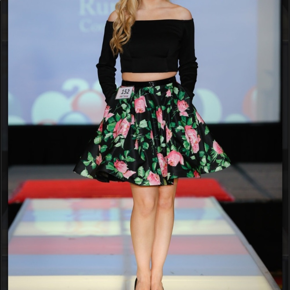 TWO PIECE SHERRI HILL SET